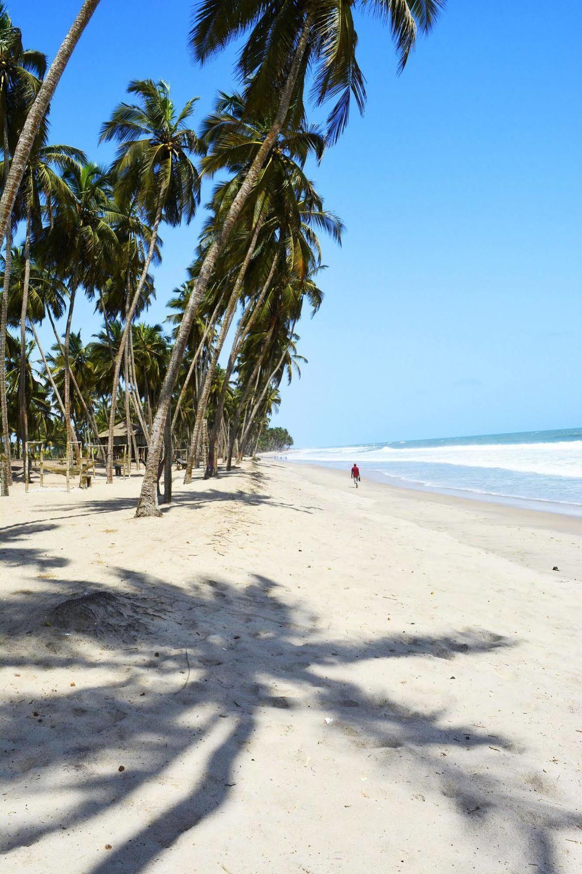 Blue Diamond Beach Resort Apam ภายนอก รูปภาพ