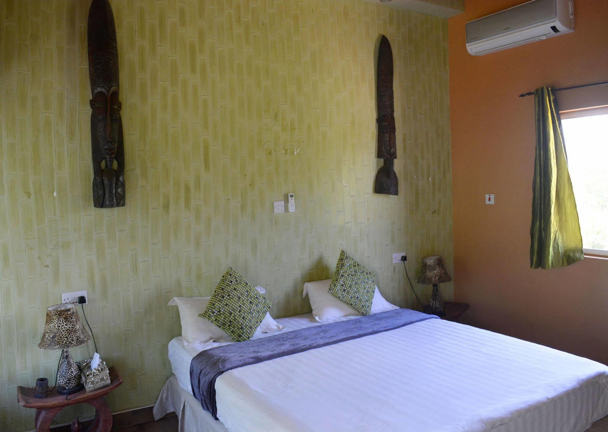 Blue Diamond Beach Resort Apam ภายนอก รูปภาพ