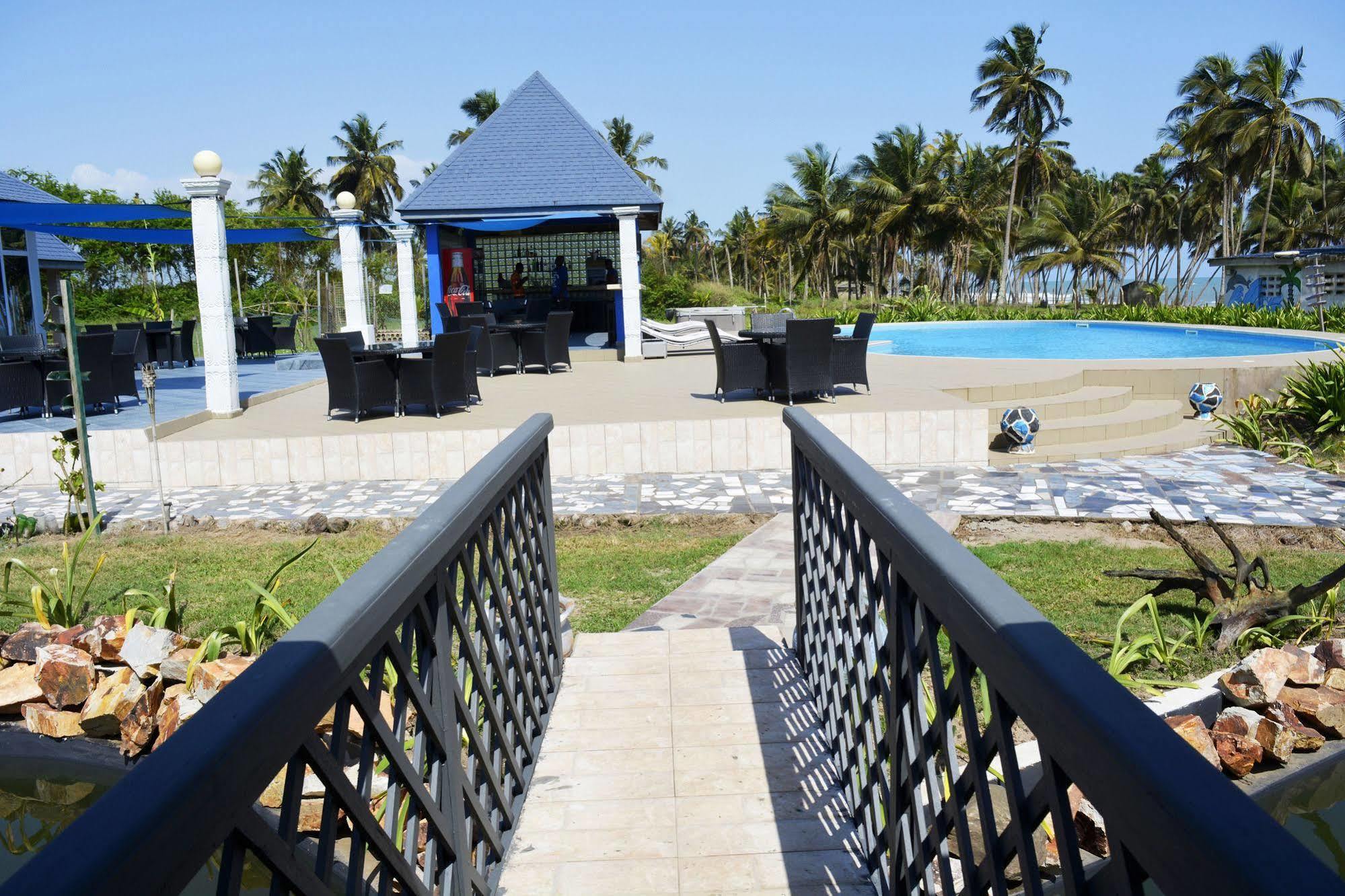Blue Diamond Beach Resort Apam ภายนอก รูปภาพ