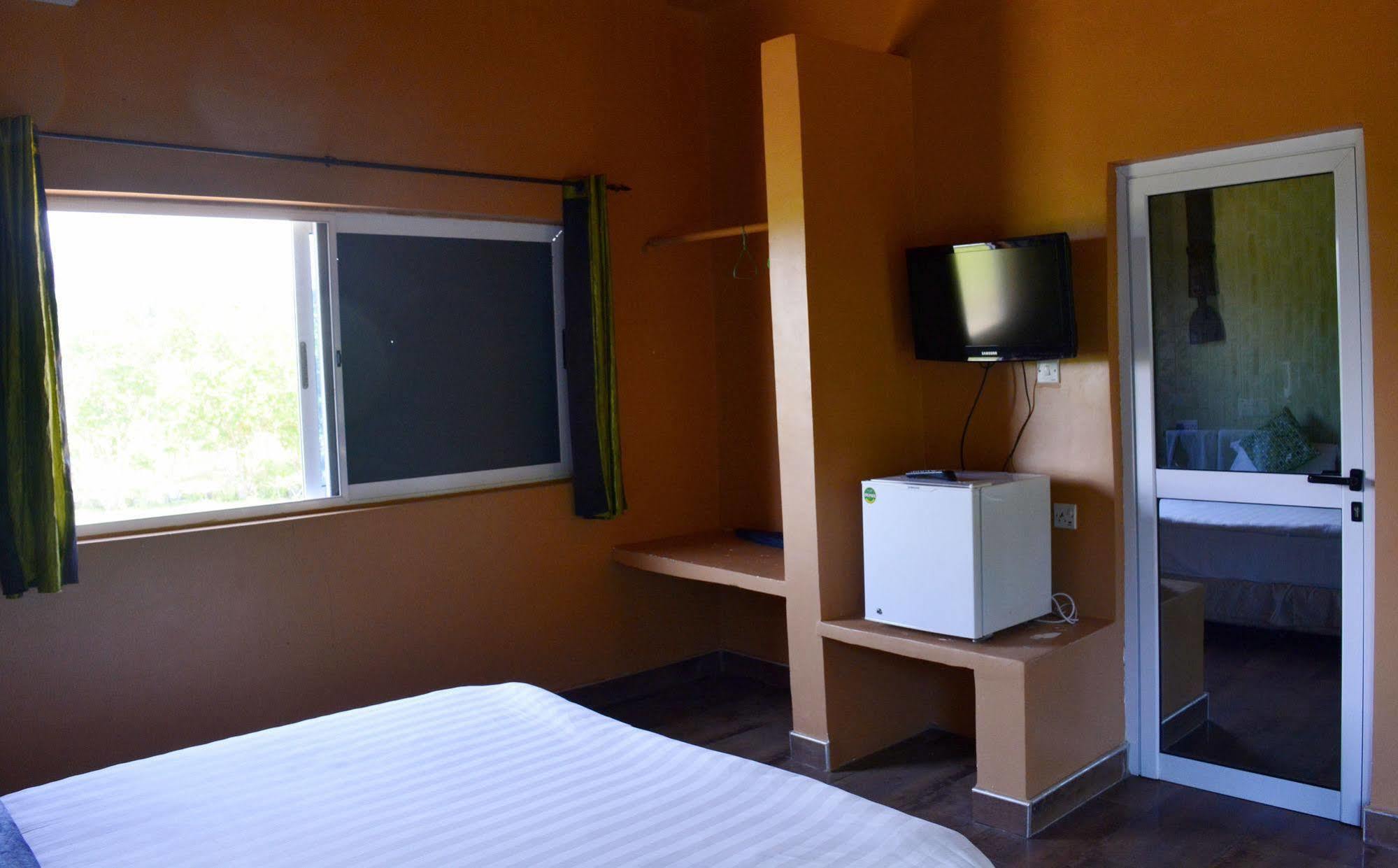 Blue Diamond Beach Resort Apam ภายนอก รูปภาพ